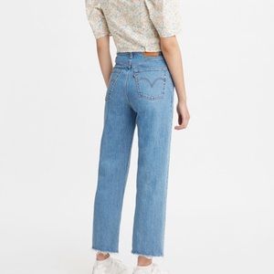 Levi’s Ribcage Straight Ankle Jeans